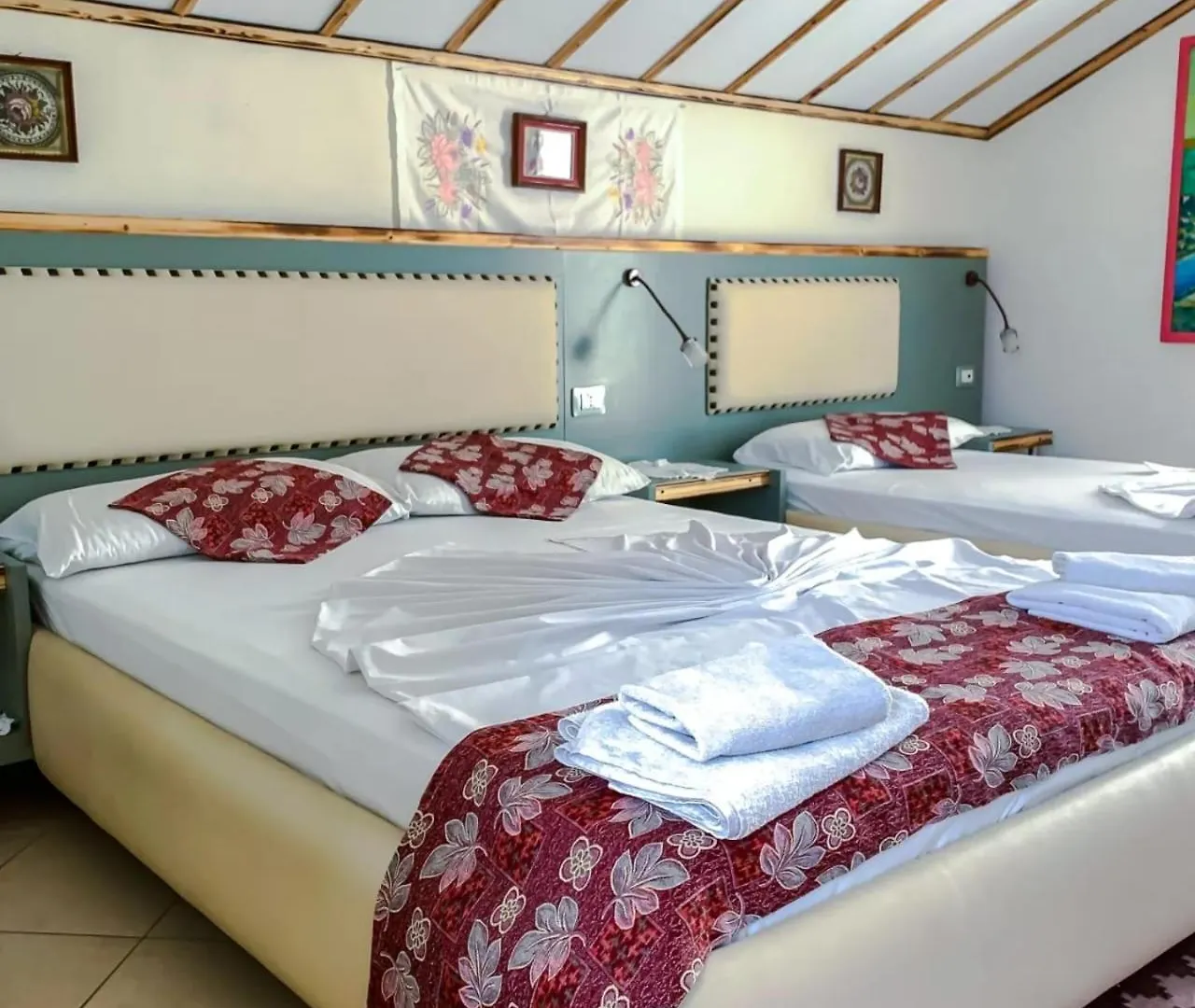 Hotel Veli Sarande 3*,