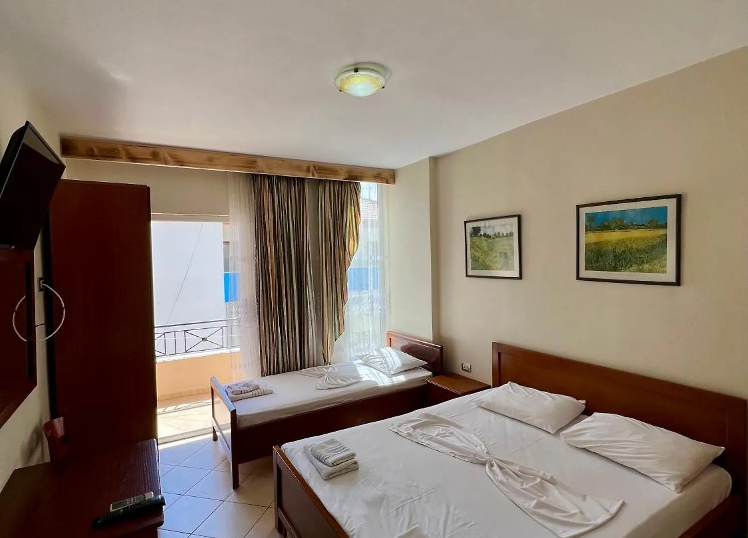 Hotel Veli Sarande 3*,  Albania