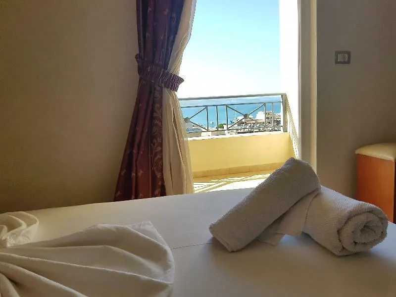 Hotel Veli Sarande 3*,