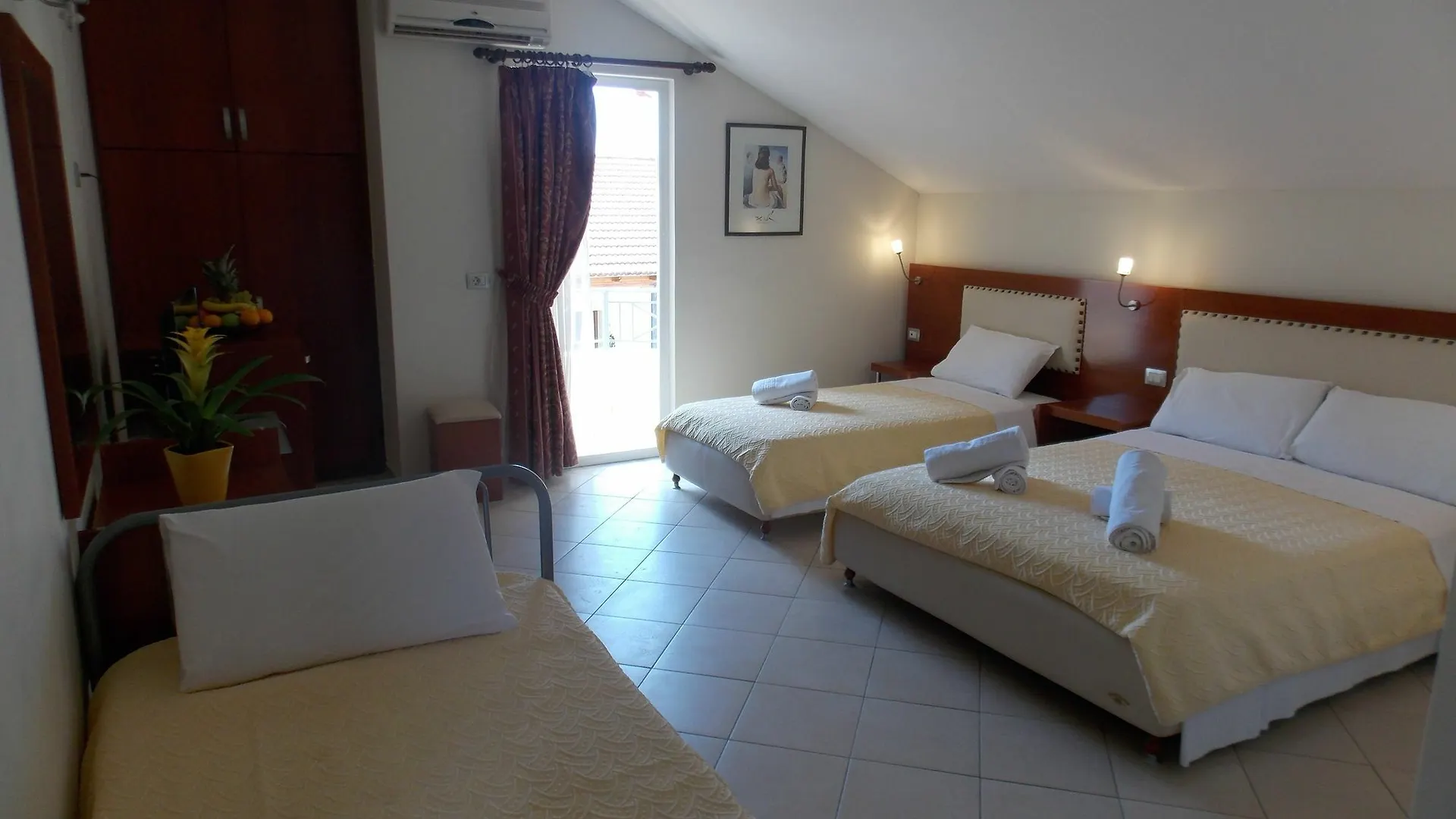 Hotel Veli Sarande 3*,