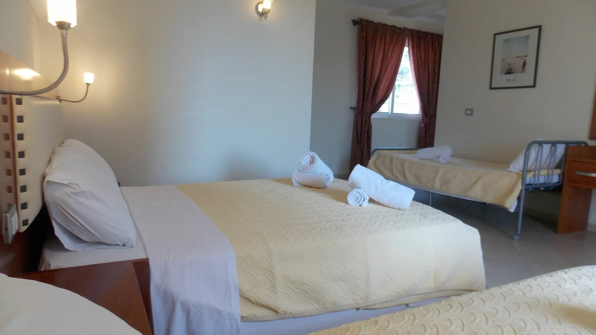 Hotel Veli Sarande 3*,  Albania
